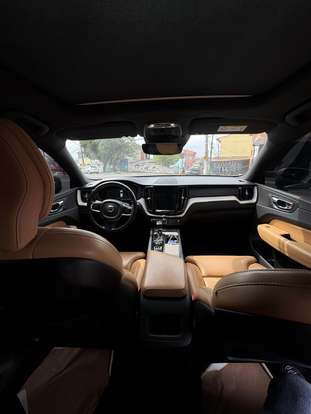 VOLVO-XC60-2018
