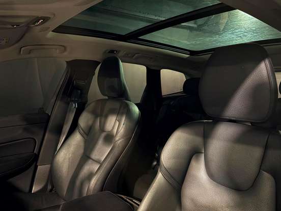 VOLVO-XC60-2.0 T8 HYBRID MOMENTUM AWD GEARTRONIC VOLVO-XC60-2020
