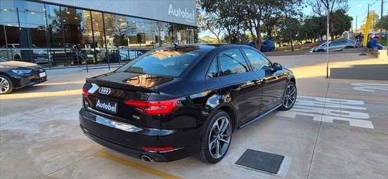 AUDI-A4-2017