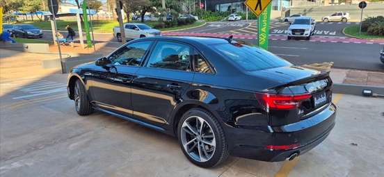 AUDI-A4-2017