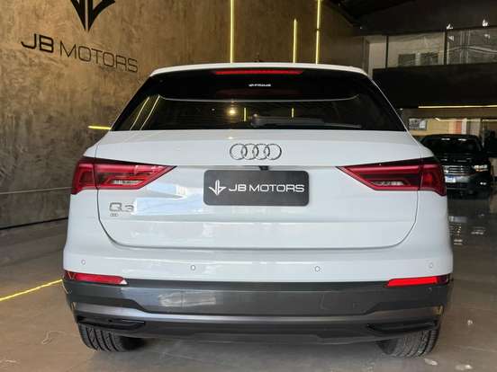 AUDI-Q3-2020