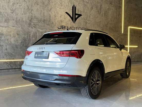 AUDI-Q3-2020