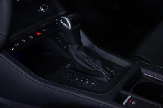 AUDI-Q3-2024
