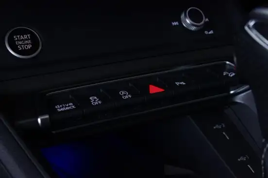 AUDI-Q3-2024