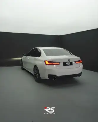 BMW-320i-2023