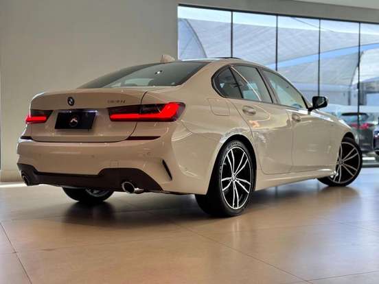 BMW-320i-2.0 16V TURBO FLEX M SPORT AUTOMÁTICO BMW-320i-2022