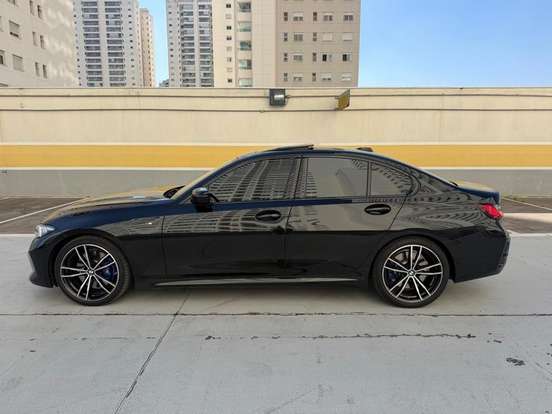 BMW-320i-2023