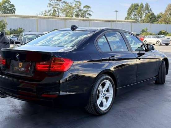 BMW-320i-2.0 MODERN 16V TURBO GASOLINA 4P AUTOMÁTICO BMW-320i-2013