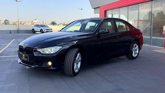 BMW-320i-2013
