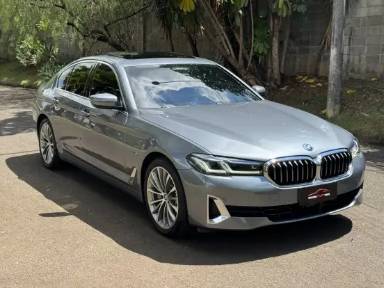 BMW-530e-2022