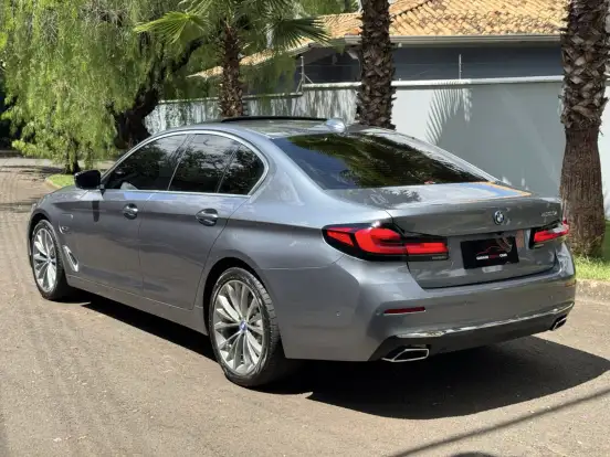 BMW-530e-2022