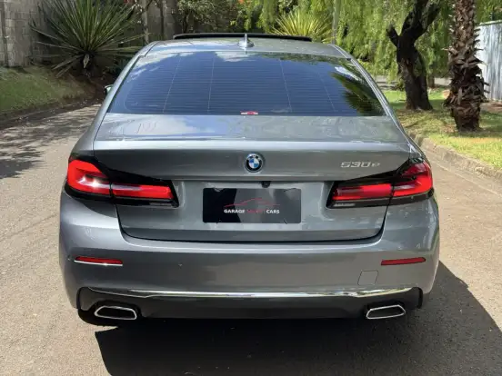 BMW-530e-2022
