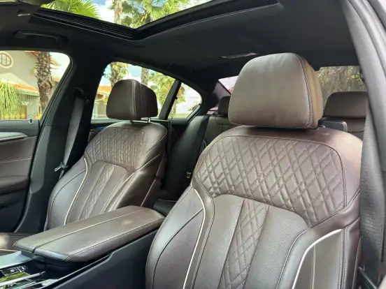 BMW-530e-2022