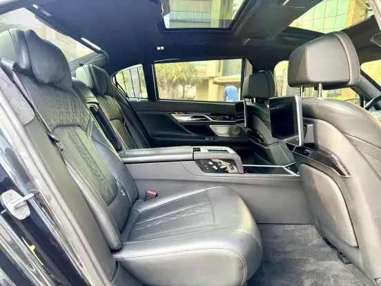 BMW-750Li-2017
