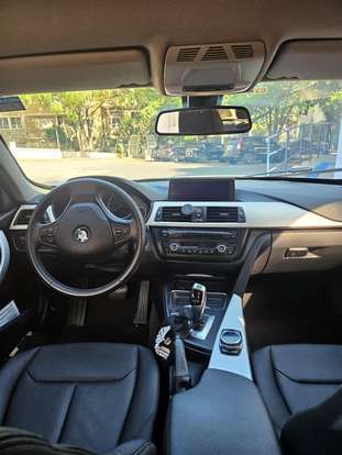 BMW-320i-2013