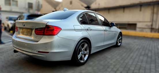 BMW-320i-2.0 16V TURBO GASOLINA 4P AUTOMÁTICO BMW-320i-2013