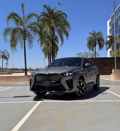 BMW iX2 64,8 KW ELÉTRICO XDRIVE30 M SPORT