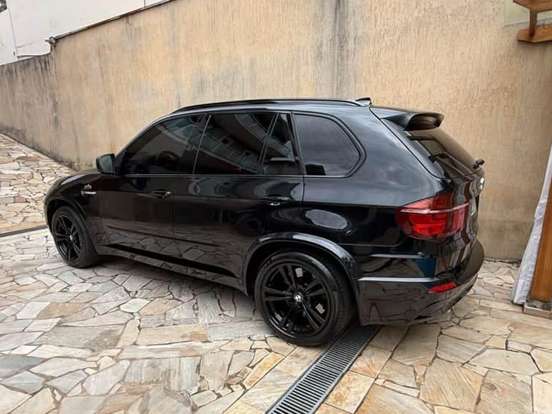 BMW-X5-4.4 M V8 32V BI-TURBO GASOLINA 4P AUTOMATICO BMW-X5-2011