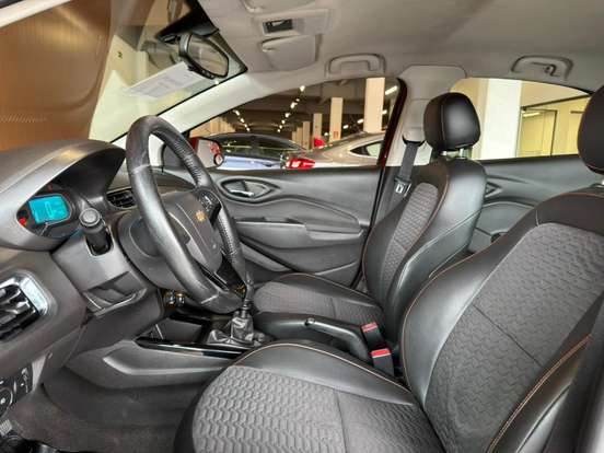 CHEVROLET-ONIX-2017