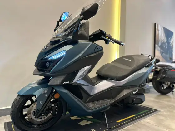 DAFRA CRUISYM 300 