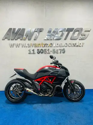 DUCATI-DIAVEL CARBON DUCATI-DIAVEL CARBON-2012