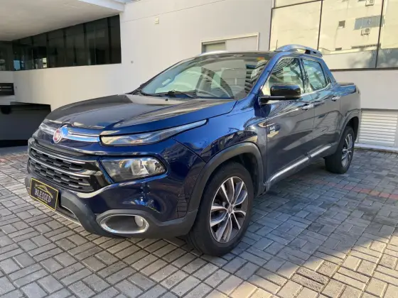 FIAT TORO 2.0 16V TURBO DIESEL VOLCANO 4WD AT9 FIAT TORO 2.0 16V TURBO DIESEL VOLCANO 4WD AT9