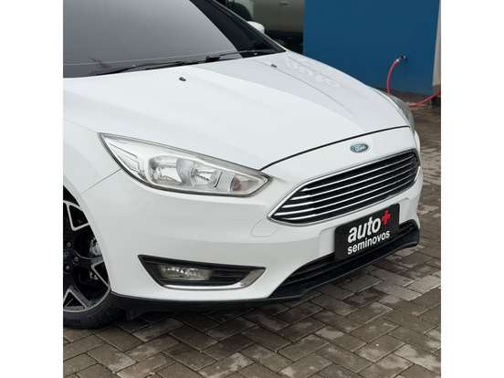 FORD-FOCUS-2015