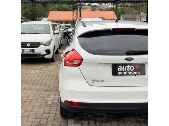 FORD-FOCUS-2.0 SE PLUS 16V FLEX 4P POWERSHIFT FORD-FOCUS-2015