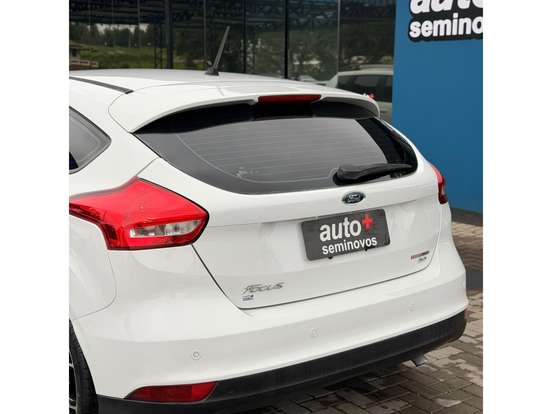 FORD-FOCUS-2.0 SE PLUS 16V FLEX 4P POWERSHIFT FORD-FOCUS-2015