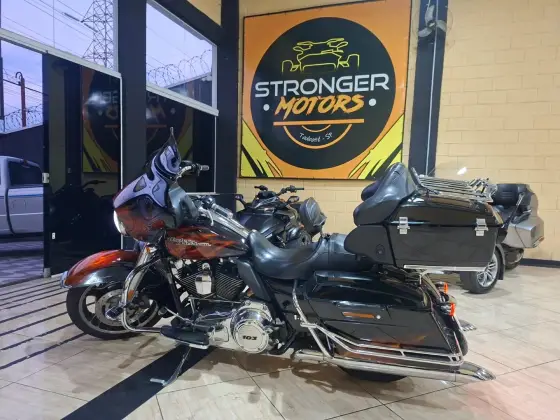 HARLEY-DAVIDSON STREET GLIDE 