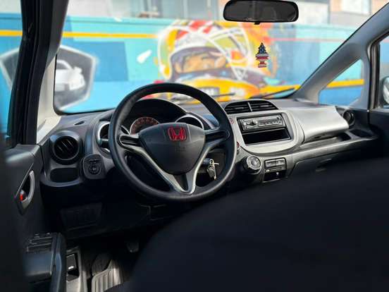 HONDA-FIT-2009