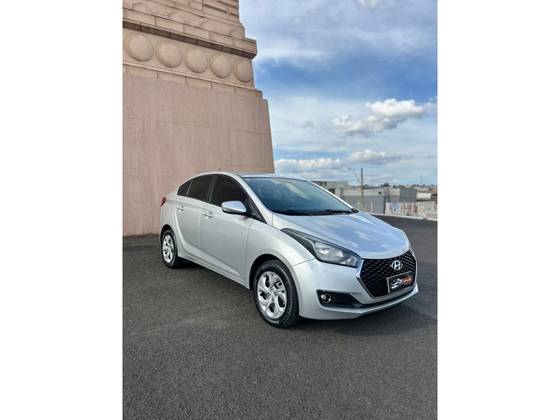 HYUNDAI HB20S 1.6 COMFORT PLUS 16V FLEX 4P AUTOMÁTICO