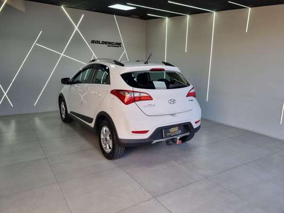 HYUNDAI-HB20X-1.6 16V STYLE FLEX 4P MANUAL HYUNDAI-HB20X-2014