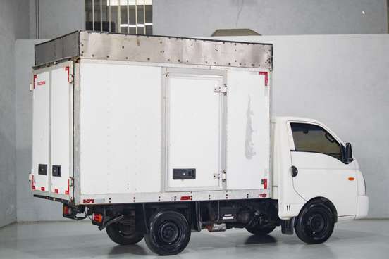 HYUNDAI-HR-2012