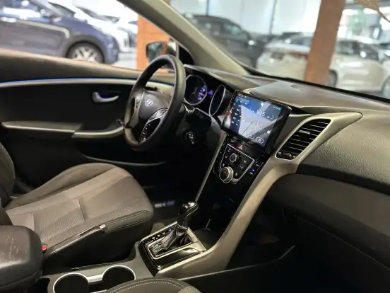 HYUNDAI-I30-1.8 MPI 16V GASOLINA 4P AUTOMATICO HYUNDAI-I30-2014