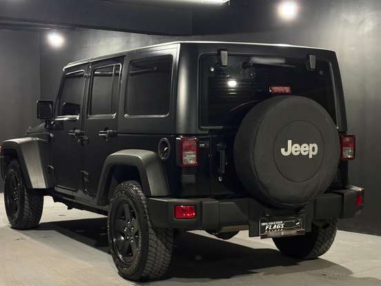 JEEP-WRANGLER-3.6 UNLIMITED SPORT 4X4 V6 GASOLINA 4P AUTOMÁTICO JEEP-WRANGLER-2013