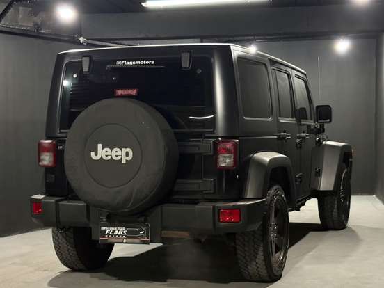 JEEP-WRANGLER-3.6 UNLIMITED SPORT 4X4 V6 GASOLINA 4P AUTOMÁTICO JEEP-WRANGLER-2013