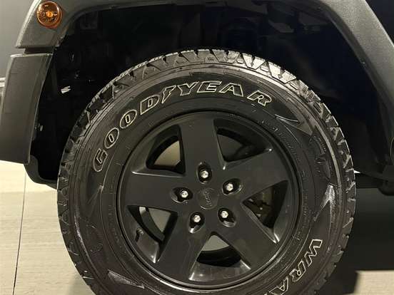 JEEP-WRANGLER-3.6 UNLIMITED SPORT 4X4 V6 GASOLINA 4P AUTOMÁTICO JEEP-WRANGLER-2013