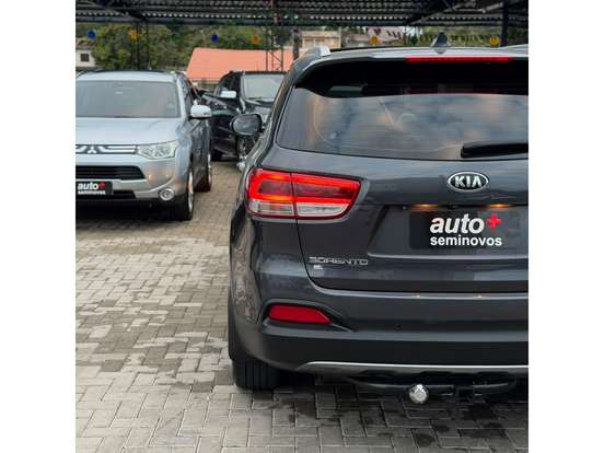 KIA-SORENTO-3.3 V6 GASOLINA EX 7L AUTOMATICO KIA-SORENTO-2017