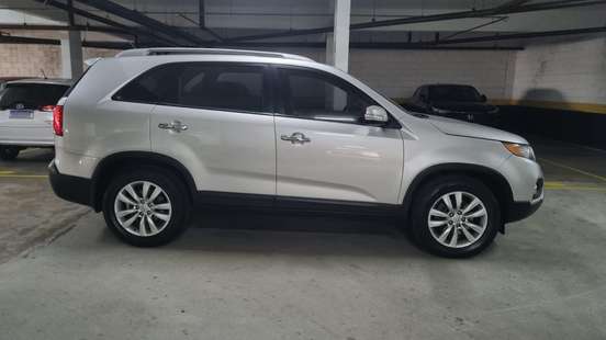 KIA-SORENTO-2010