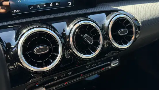 MERCEDES-BENZ-A 200-2020