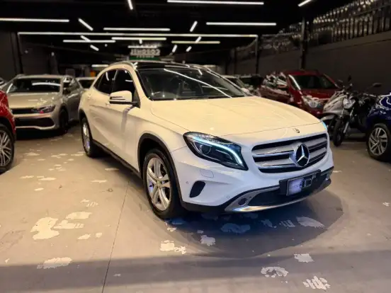 MERCEDES-BENZ-GLA 200-1.6 CGI ENDURO 16V TURBO FLEX 4P AUTOMÁTICO MERCEDES-BENZ-GLA 200-2017