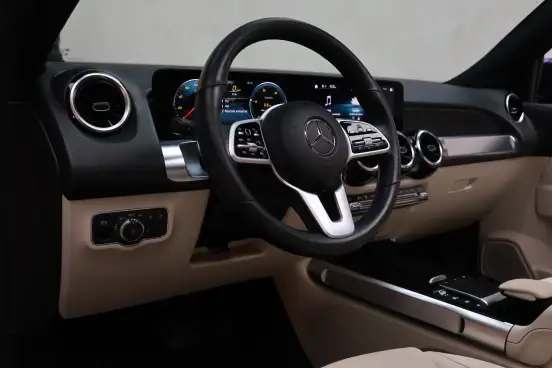 MERCEDES-BENZ-GLB 200-2020
