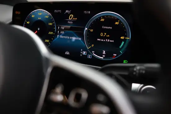 MERCEDES-BENZ-GLB 200-2020