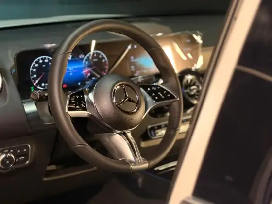 MERCEDES-BENZ-GLB 220-2.0 MHEV PROGRESSIVE 4MATIC 8G-DCT MERCEDES-BENZ-GLB 220-2025