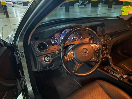 MERCEDES-BENZ-C 180-2012