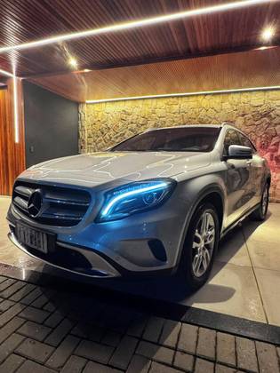 Mercedes-Benz GLA 200 1.6 CGI Advance 16V Turbo Flex 4P Automático