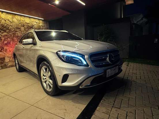 MERCEDES-BENZ-GLA 200-2016