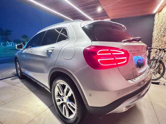 MERCEDES-BENZ-GLA 200-2016