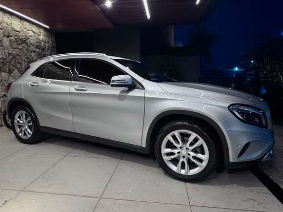 MERCEDES-BENZ-GLA 200-2016